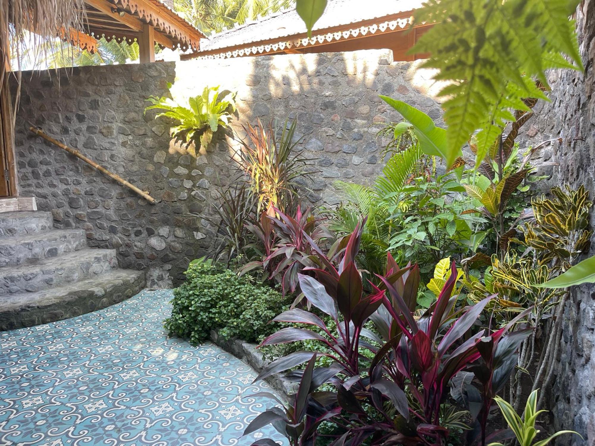 Louka Beach Bali Tianyar Kamer foto
