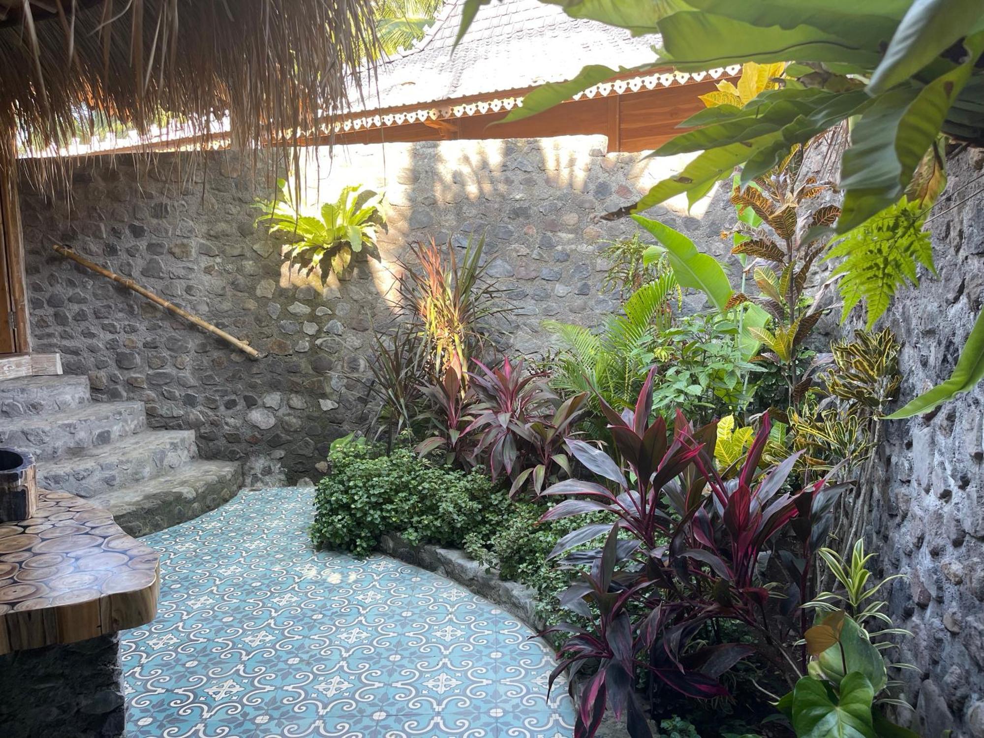 Louka Beach Bali Tianyar Kamer foto